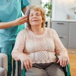 آموزش کامل تعویض پوشک بیمار در منزل